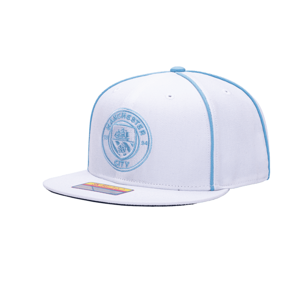 Side view of the Manchester City Cali Day Snapback with high crown, flat peak, and snapback closure, in white/blue.